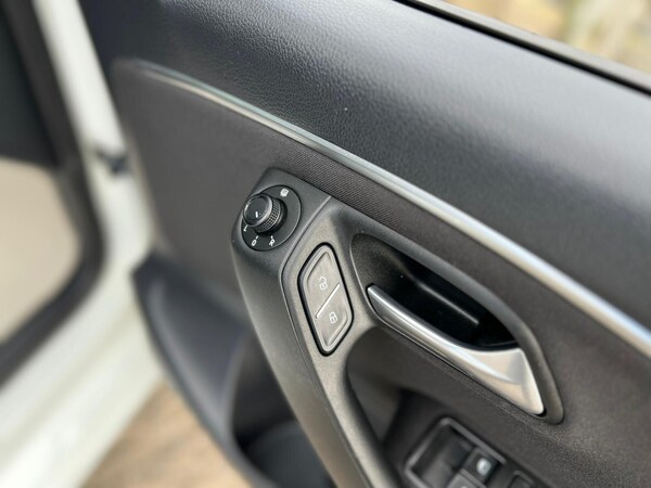 Used Volkswagen Polo 2015 for sale - 76214472: Photo 53