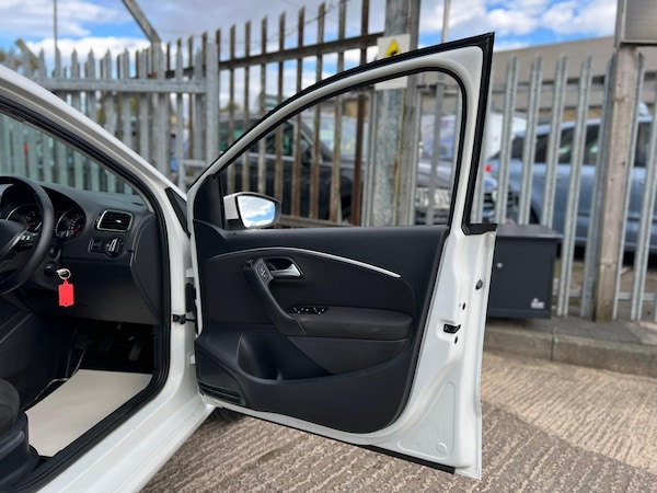 Used Volkswagen Polo 2015 for sale - 76214472: Photo 58