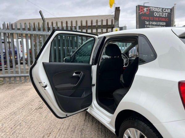 Used Volkswagen Polo 2015 for sale - 76214472: Photo 72