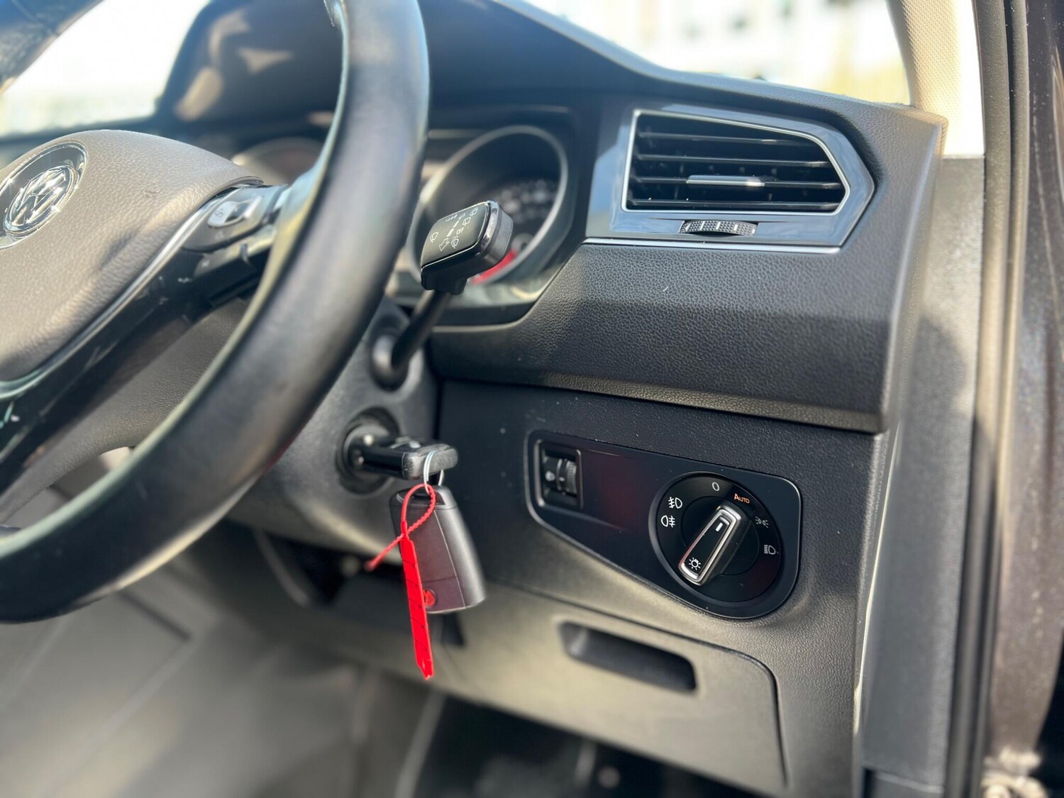 Used Volkswagen Tiguan 2016 for sale - 76988216: Photo 41