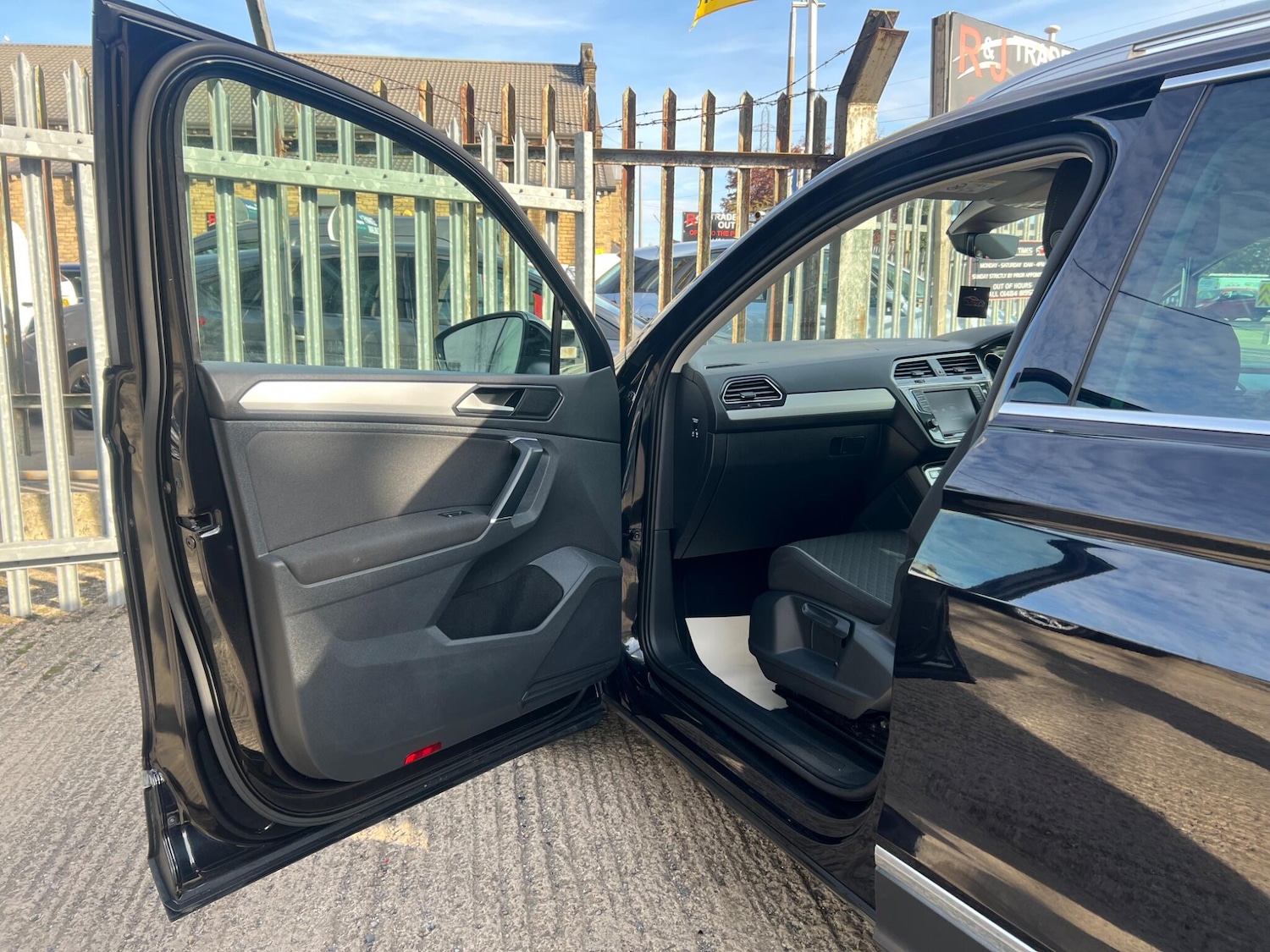 Used Volkswagen Tiguan 2016 for sale - 76988216: Photo 56