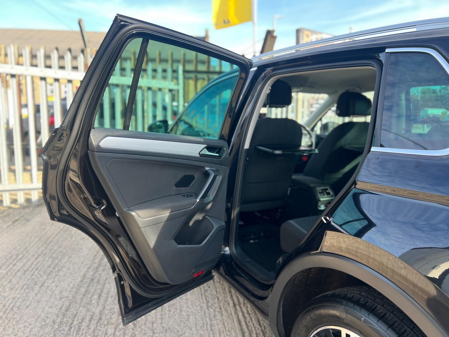 Used Volkswagen Tiguan 2016 for sale - 76988216: Photo 63