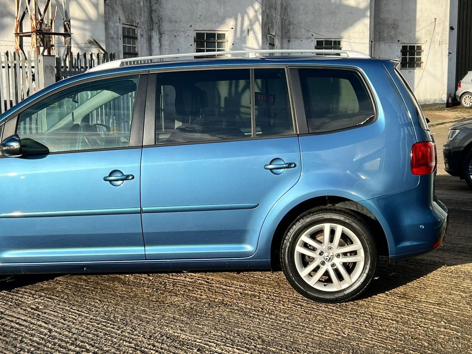 Used Volkswagen Touran 2014 for sale - 77249694: Photo 15