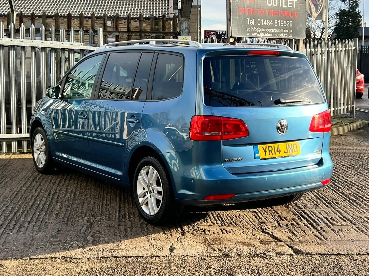 Used Volkswagen Touran 2014 for sale - 77249694: Photo 18