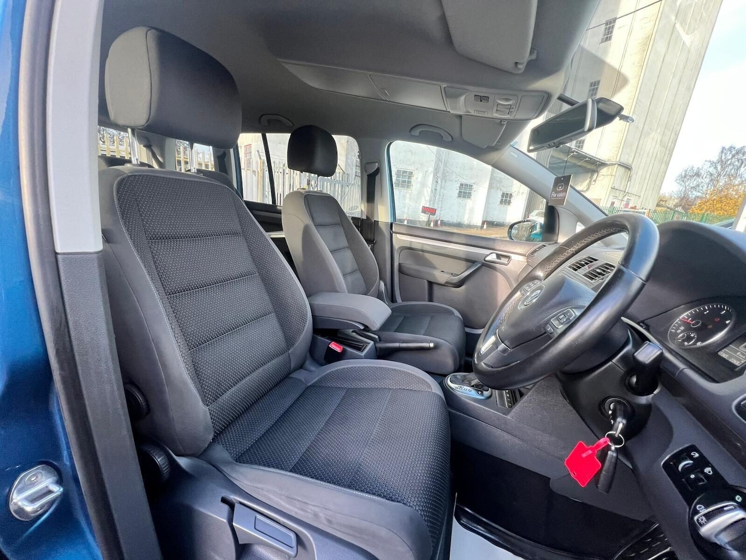 Used Volkswagen Touran 2014 for sale - 77249694: Photo 32