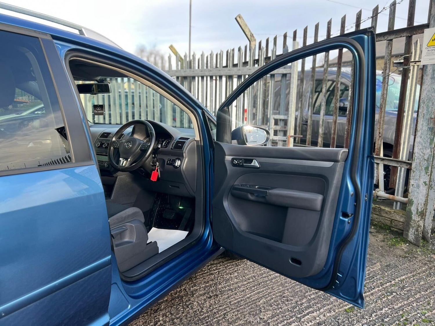 Used Volkswagen Touran 2014 for sale - 77249694: Photo 50