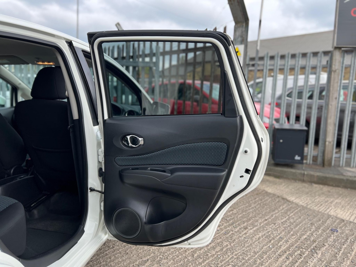 Used Nissan Note 2015 for sale - 76511849: Photo 47