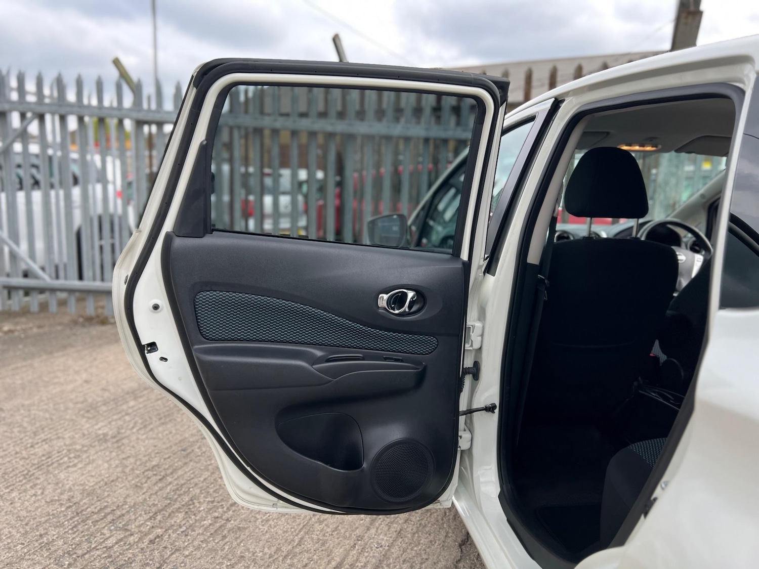 Used Nissan Note 2015 for sale - 76511849: Photo 58