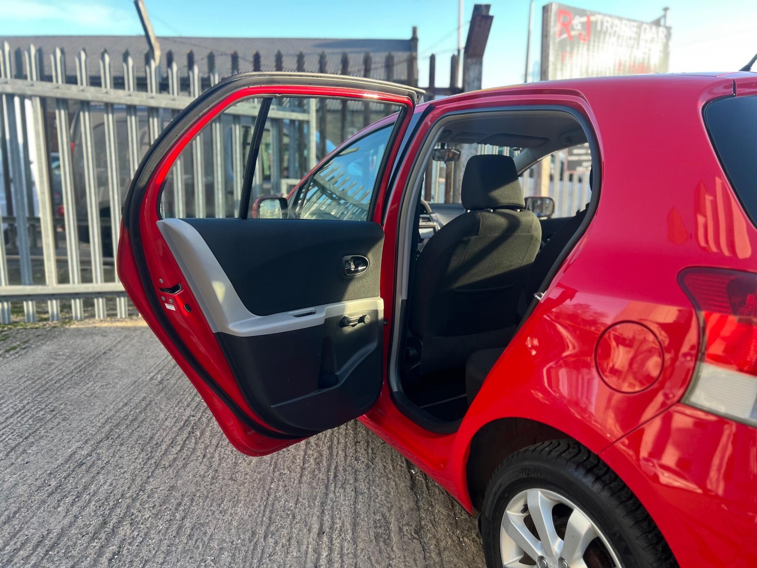 Used Toyota Yaris for sale - 77090922: Photo 34