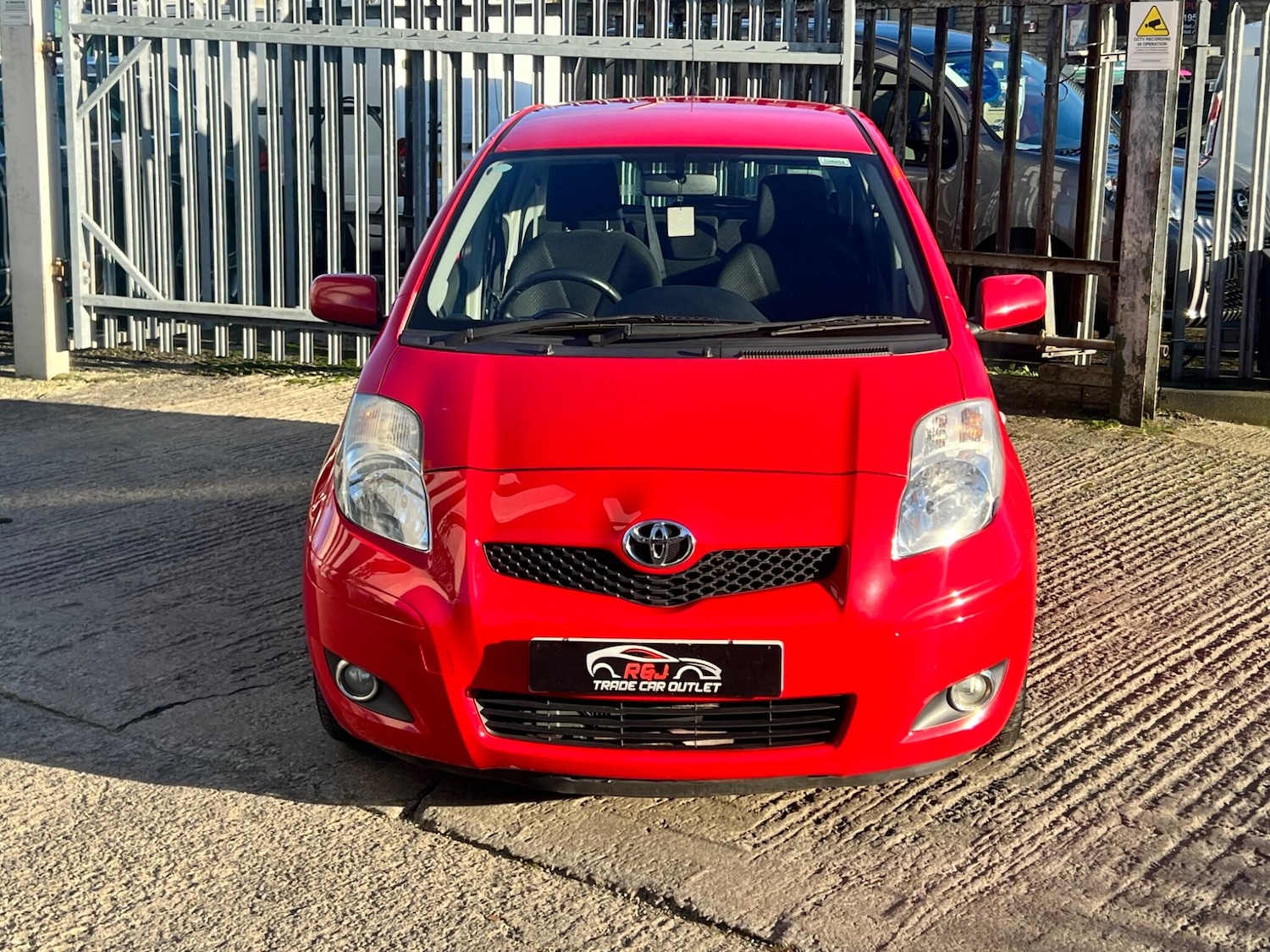 Used Toyota Yaris for sale - 77090922: Photo 4