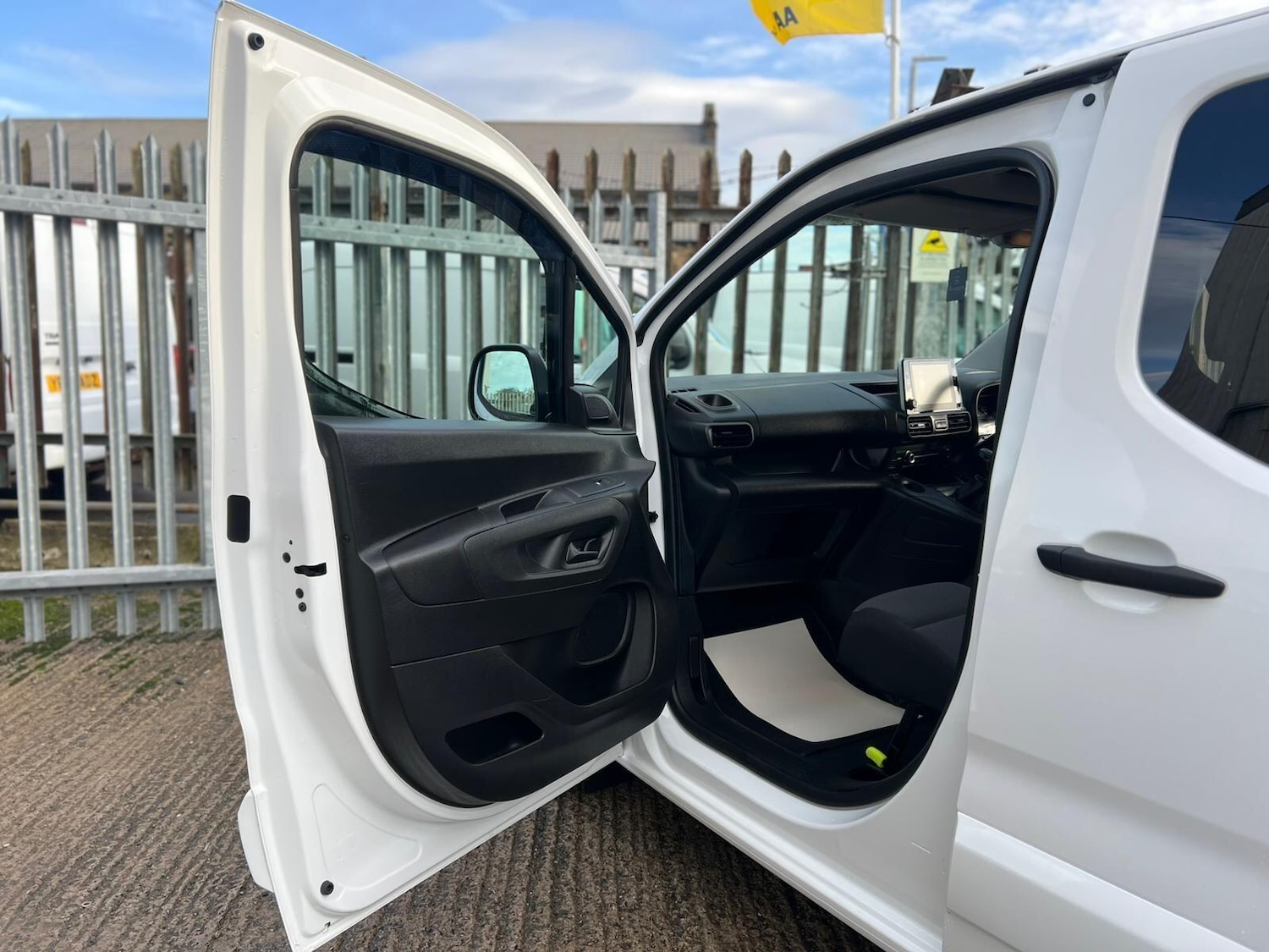 Used Citroen Berlingo 2019 for sale - 76485959: Photo 57