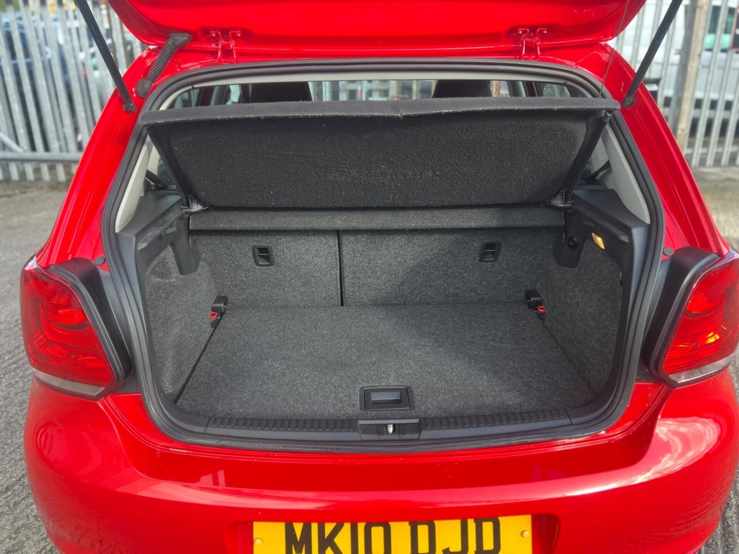 Used Volkswagen Polo 2010 for sale - 77249771: Photo 24