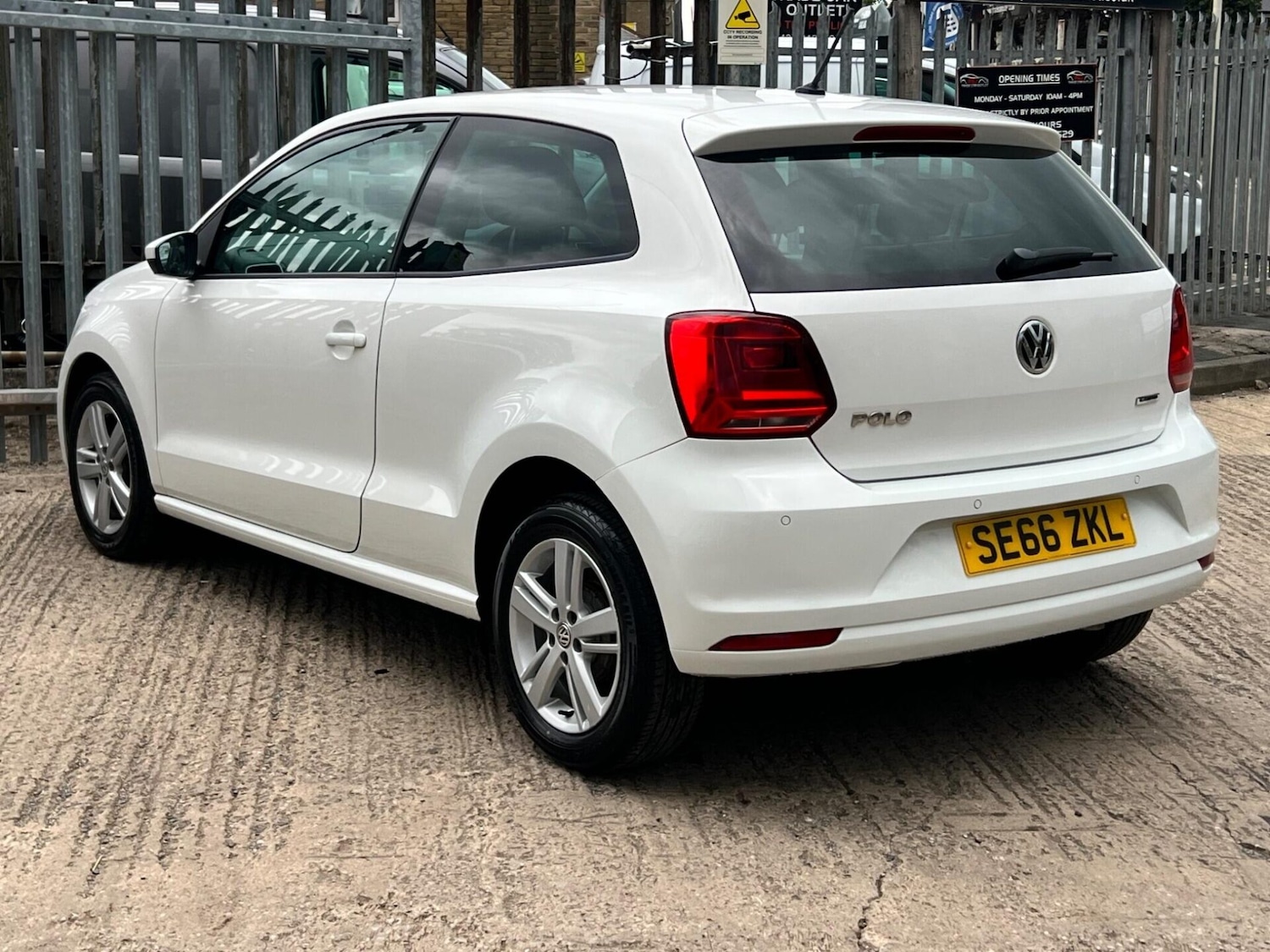 Used Volkswagen Polo 2017 for sale - 77249754: Photo 11