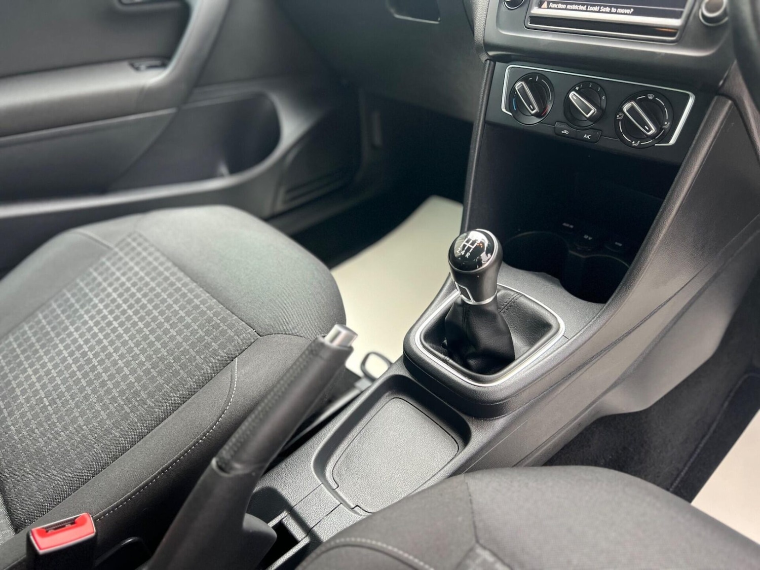 Used Volkswagen Polo 2017 for sale - 77249754: Photo 33