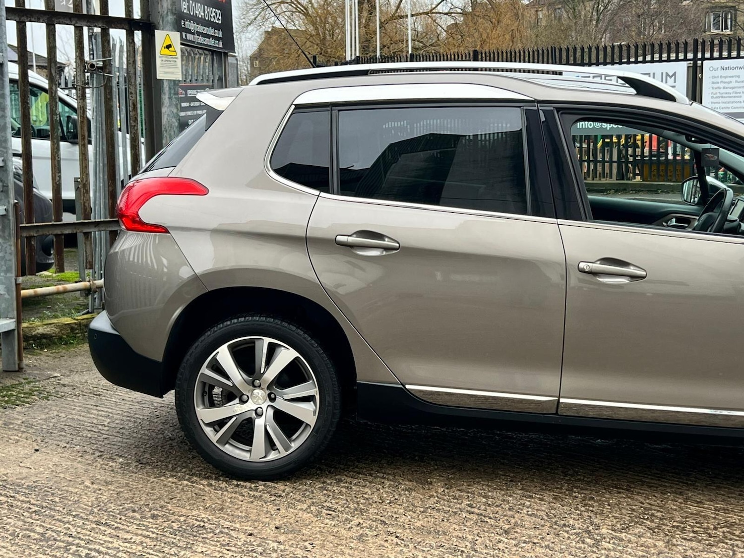 Used Peugeot 2008 2015 for sale - 76993222: Photo 12