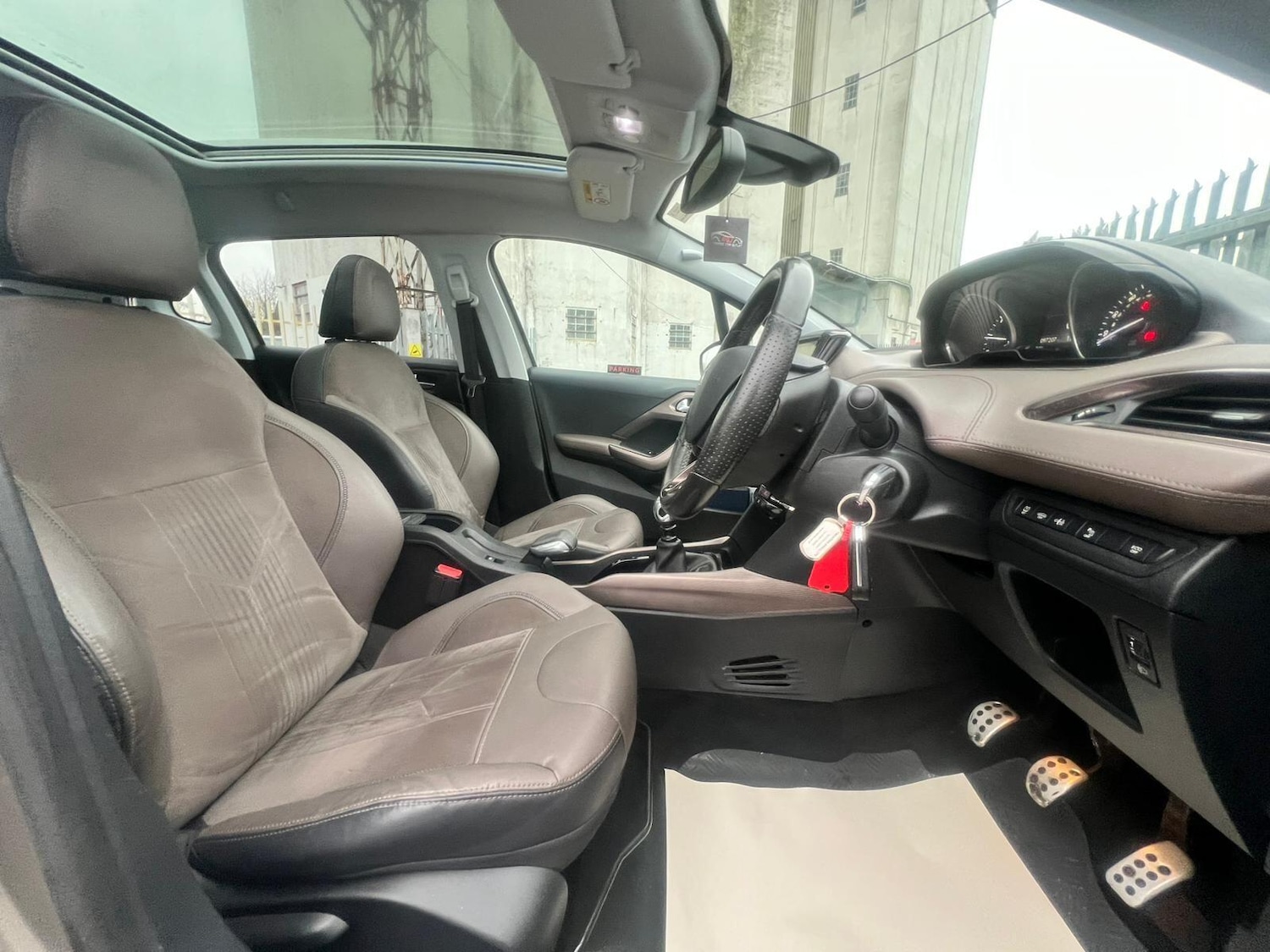 Used Peugeot 2008 2015 for sale - 76993222: Photo 32