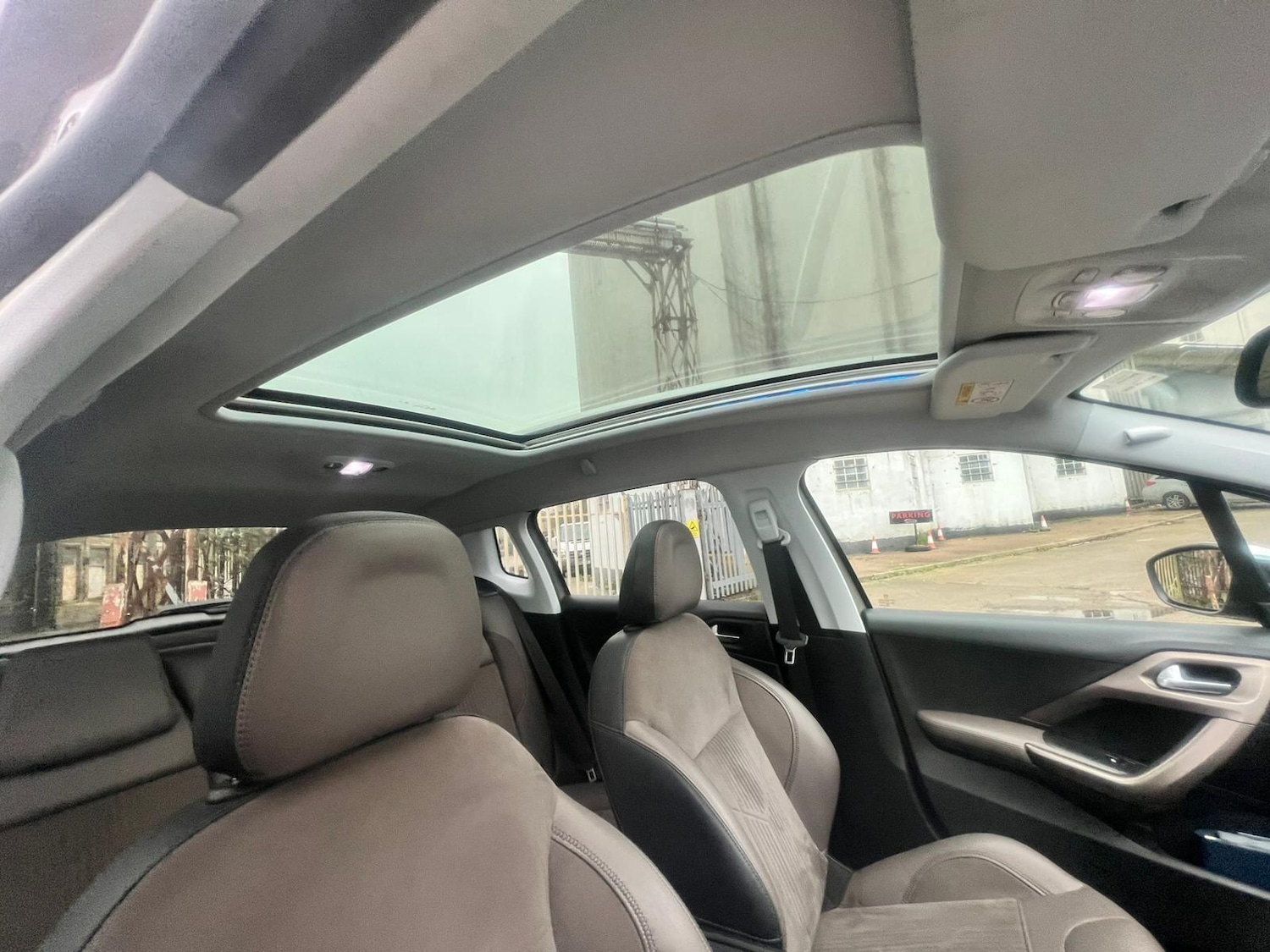 Used Peugeot 2008 2015 for sale - 76993222: Photo 35