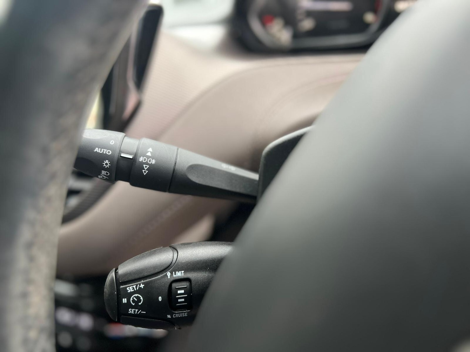 Used Peugeot 2008 2015 for sale - 76993222: Photo 43