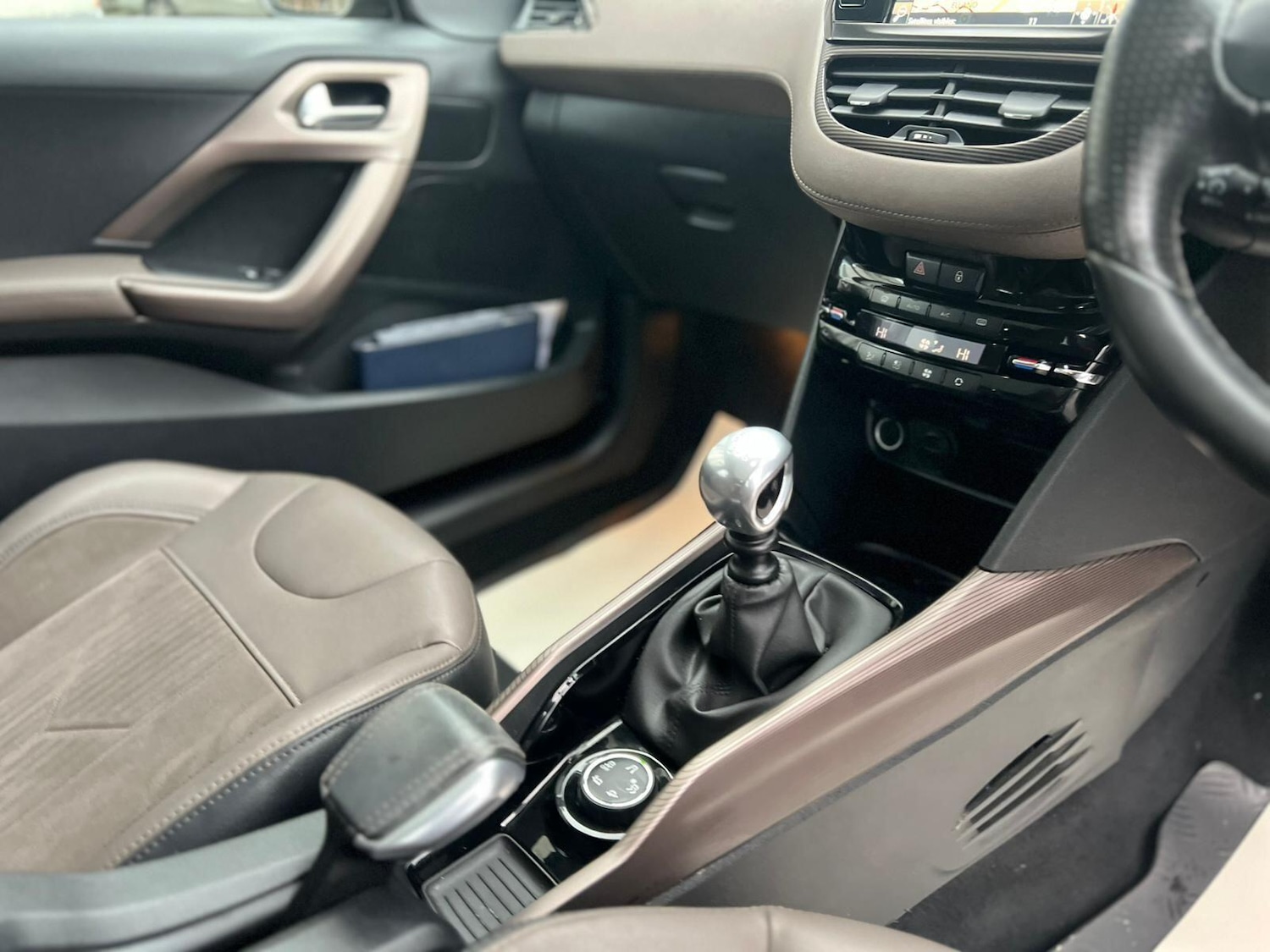 Used Peugeot 2008 2015 for sale - 76993222: Photo 45