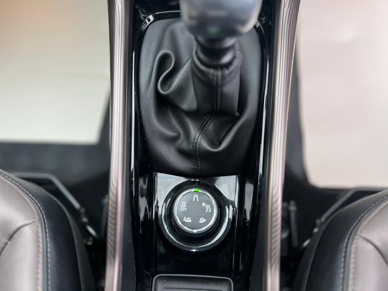 Used Peugeot 2008 2015 for sale - 76993222: Photo 46