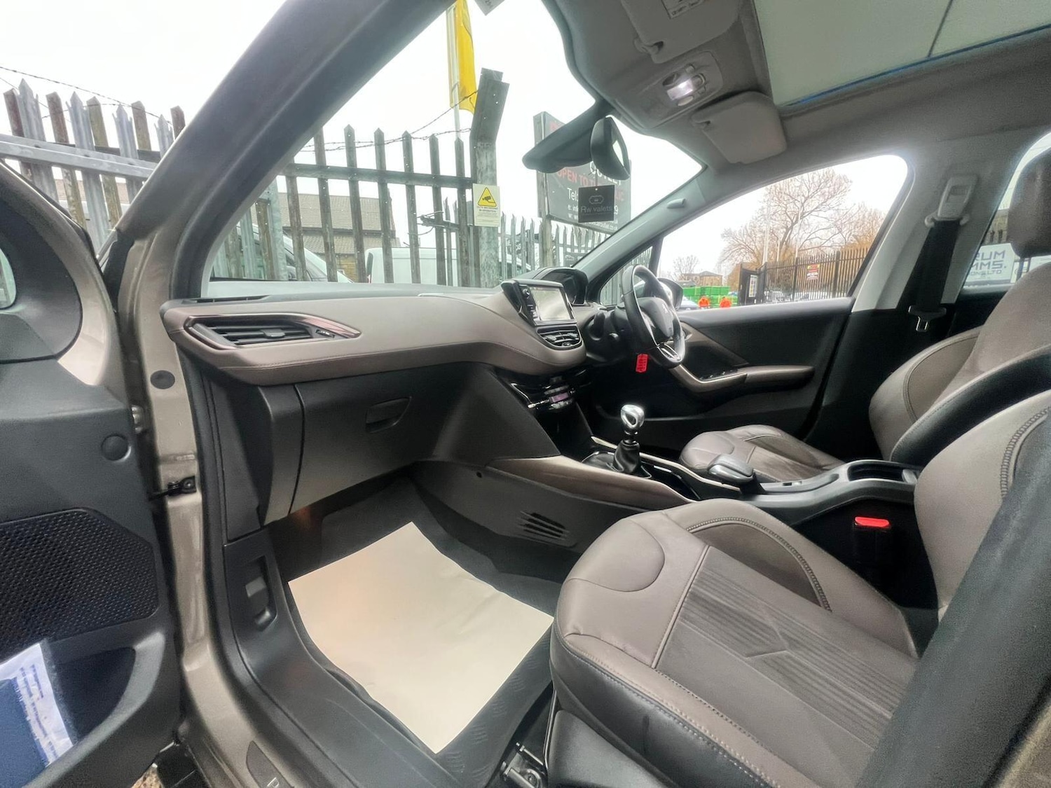 Used Peugeot 2008 2015 for sale - 76993222: Photo 61