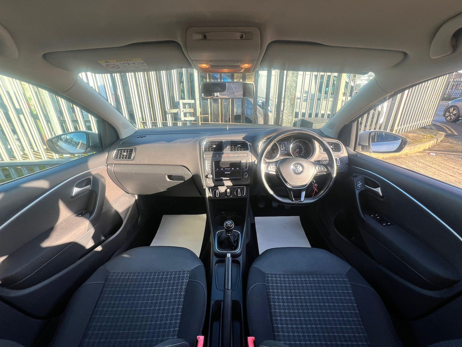 Used Volkswagen Polo 2015 for sale - 77215691: Photo 28