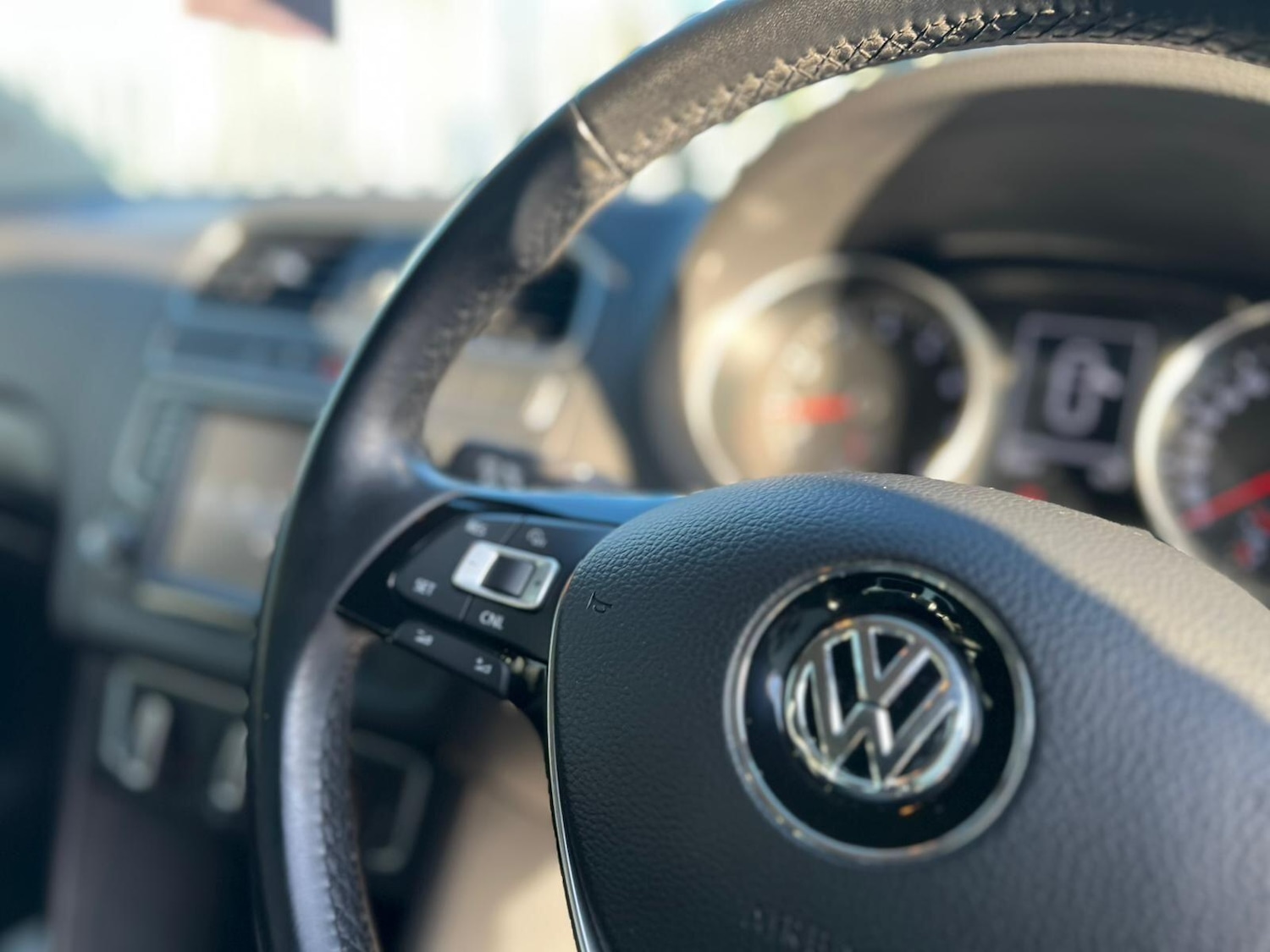 Used Volkswagen Polo 2015 for sale - 77215691: Photo 38