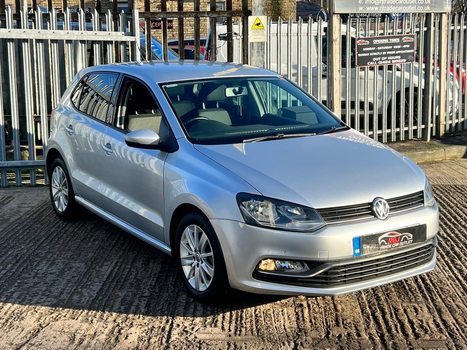 Used Volkswagen Polo 2015 for sale - 77215691: Photo 5