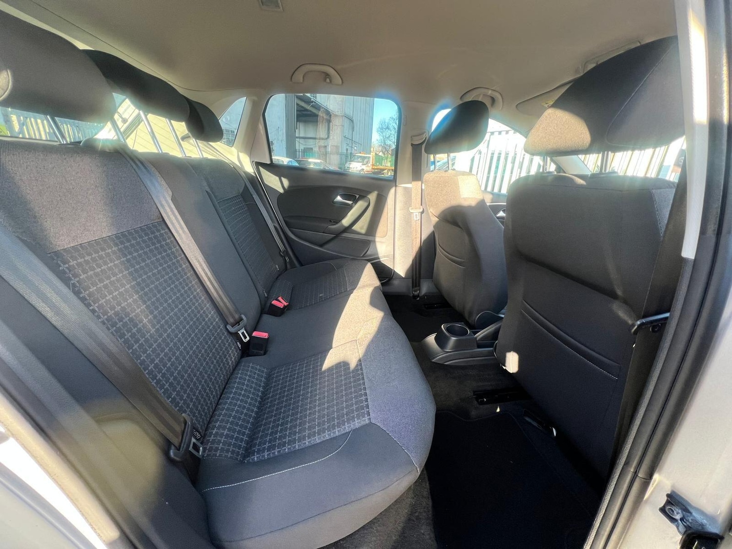 Used Volkswagen Polo 2015 for sale - 77215691: Photo 50