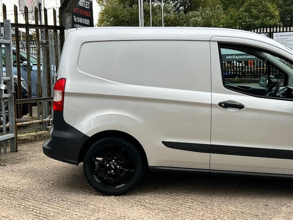 Used Ford Transit Courier 2017 for sale - 76214744: Photo 11