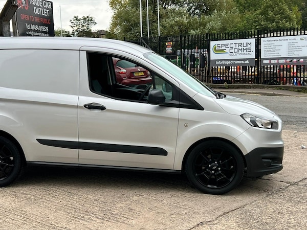 Used Ford Transit Courier 2017 for sale - 76214744: Photo 12