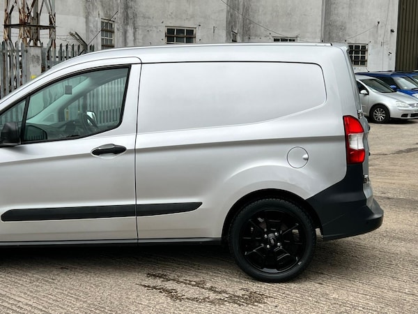 Used Ford Transit Courier 2017 for sale - 76214744: Photo 16