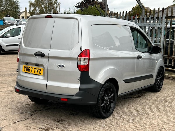 Used Ford Transit Courier 2017 for sale - 76214744: Photo 18