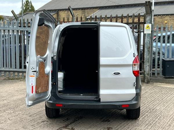 Used Ford Transit Courier 2017 for sale - 76214744: Photo 22