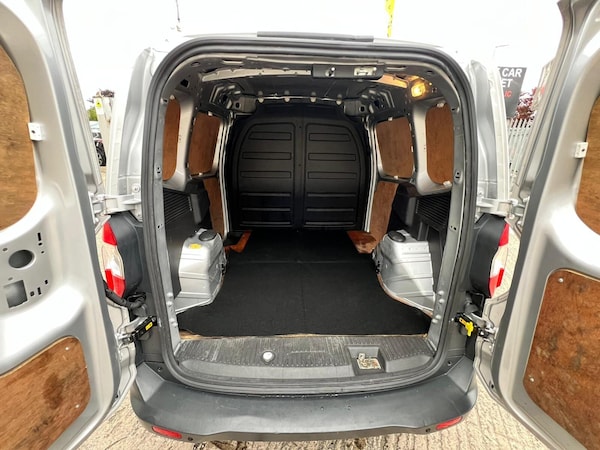 Used Ford Transit Courier 2017 for sale - 76214744: Photo 25