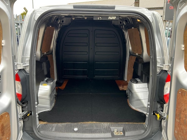 Used Ford Transit Courier 2017 for sale - 76214744: Photo 26