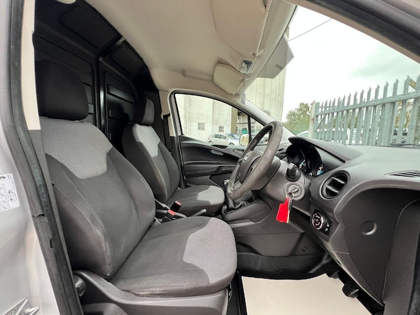 Used Ford Transit Courier 2017 for sale - 76214744: Photo 31