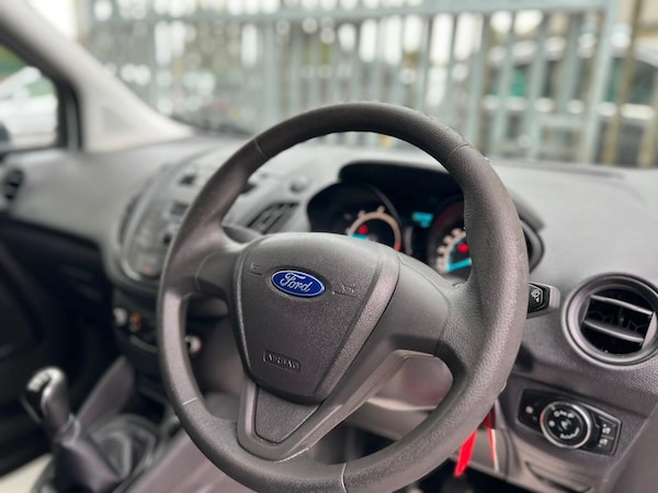 Used Ford Transit Courier 2017 for sale - 76214744: Photo 34