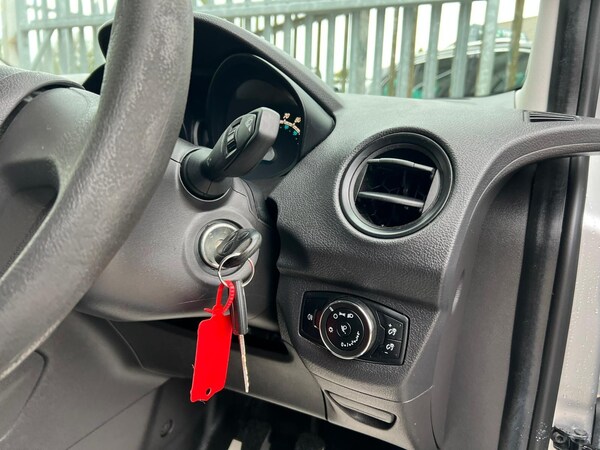 Used Ford Transit Courier 2017 for sale - 76214744: Photo 35