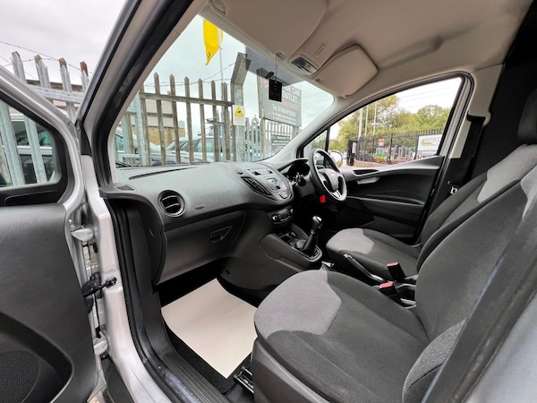 Used Ford Transit Courier 2017 for sale - 76214744: Photo 41