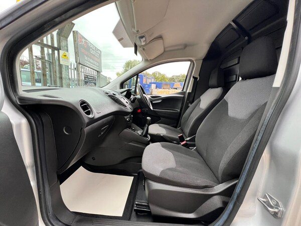 Used Ford Transit Courier 2017 for sale - 76214744: Photo 42
