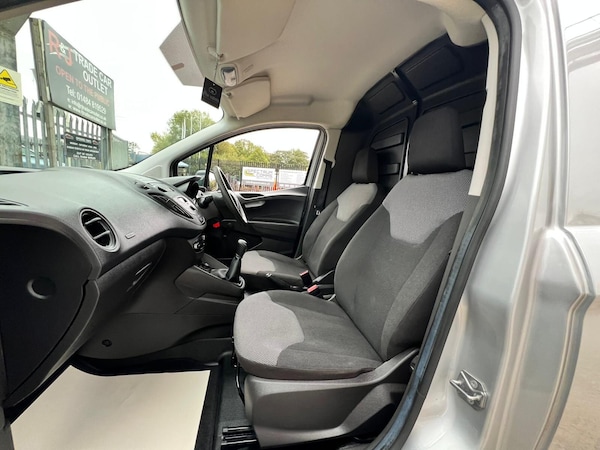 Used Ford Transit Courier 2017 for sale - 76214744: Photo 43