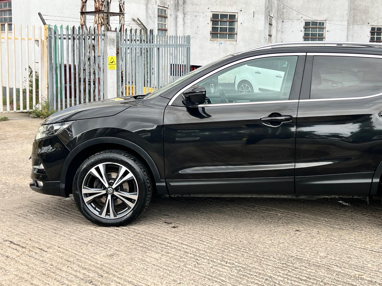 Used Nissan Qashqai 2017 for sale - 76484497: Photo 17