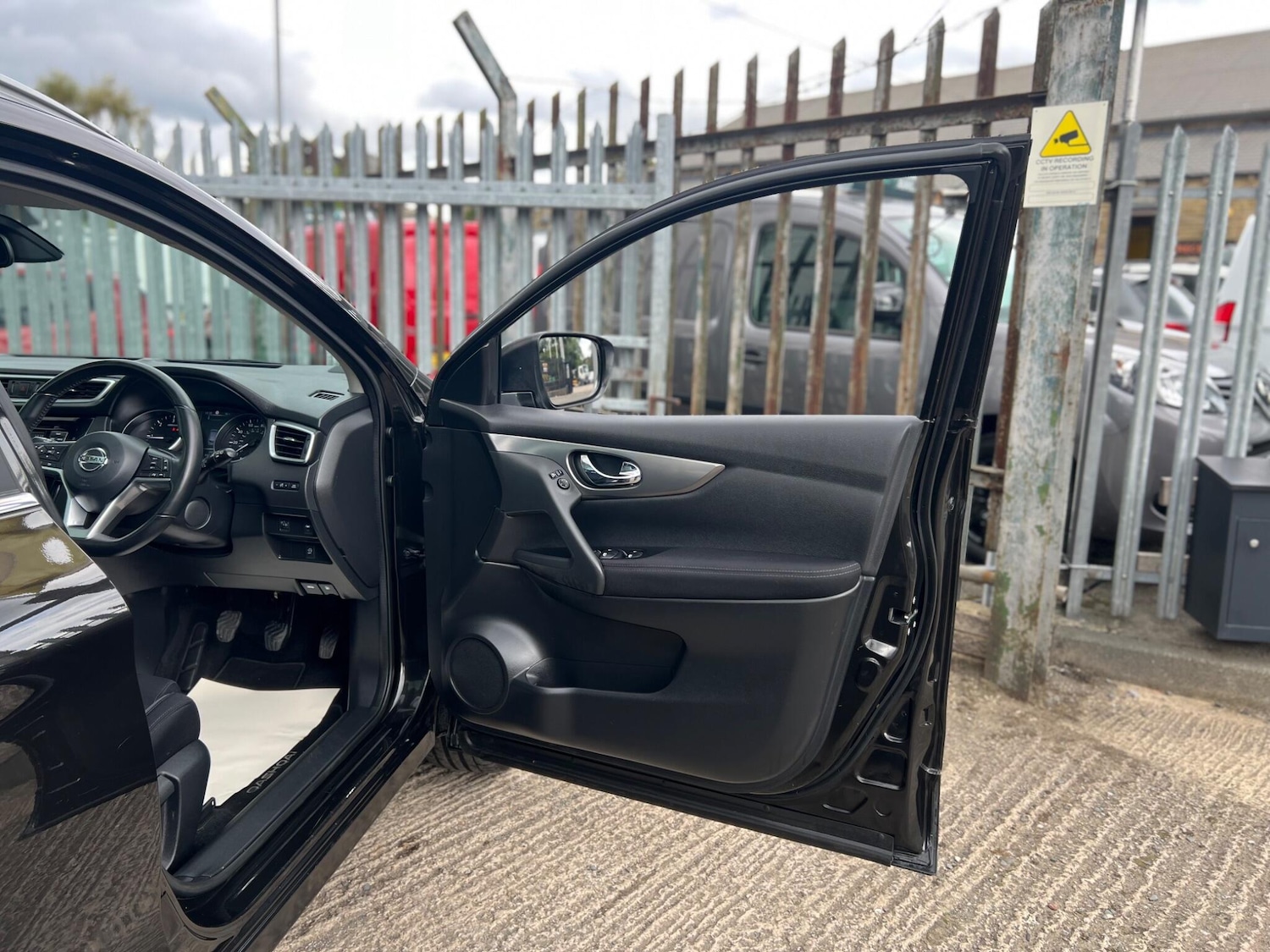 Used Nissan Qashqai 2017 for sale - 76484497: Photo 53