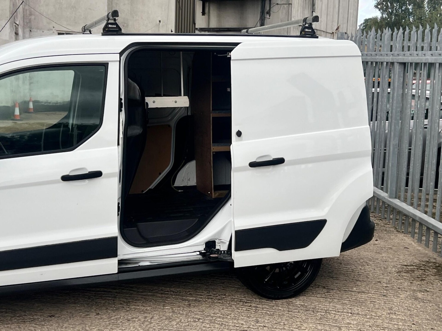 Used Ford Transit Connect 2018 for sale - 77249733: Photo 18