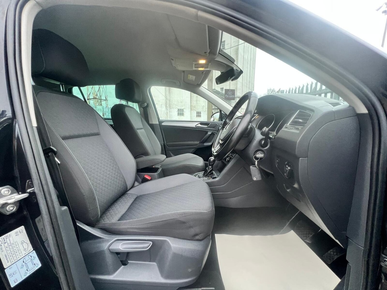 Used Volkswagen Tiguan 2017 for sale - 77249756: Photo 30