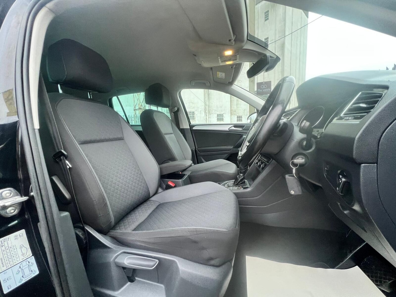 Used Volkswagen Tiguan 2017 for sale - 77249756: Photo 31