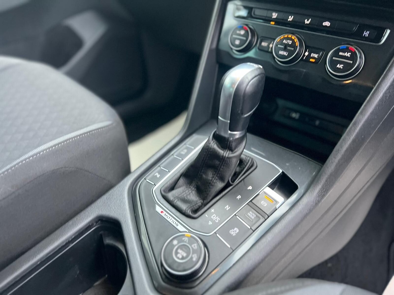 Used Volkswagen Tiguan 2017 for sale - 77249756: Photo 45