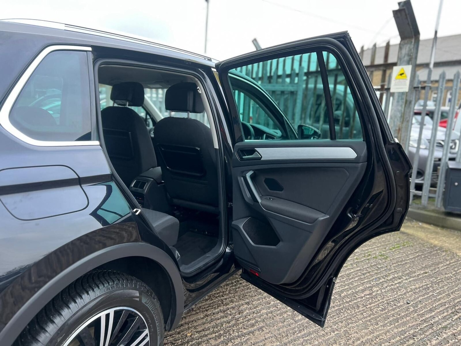 Used Volkswagen Tiguan 2017 for sale - 77249756: Photo 53