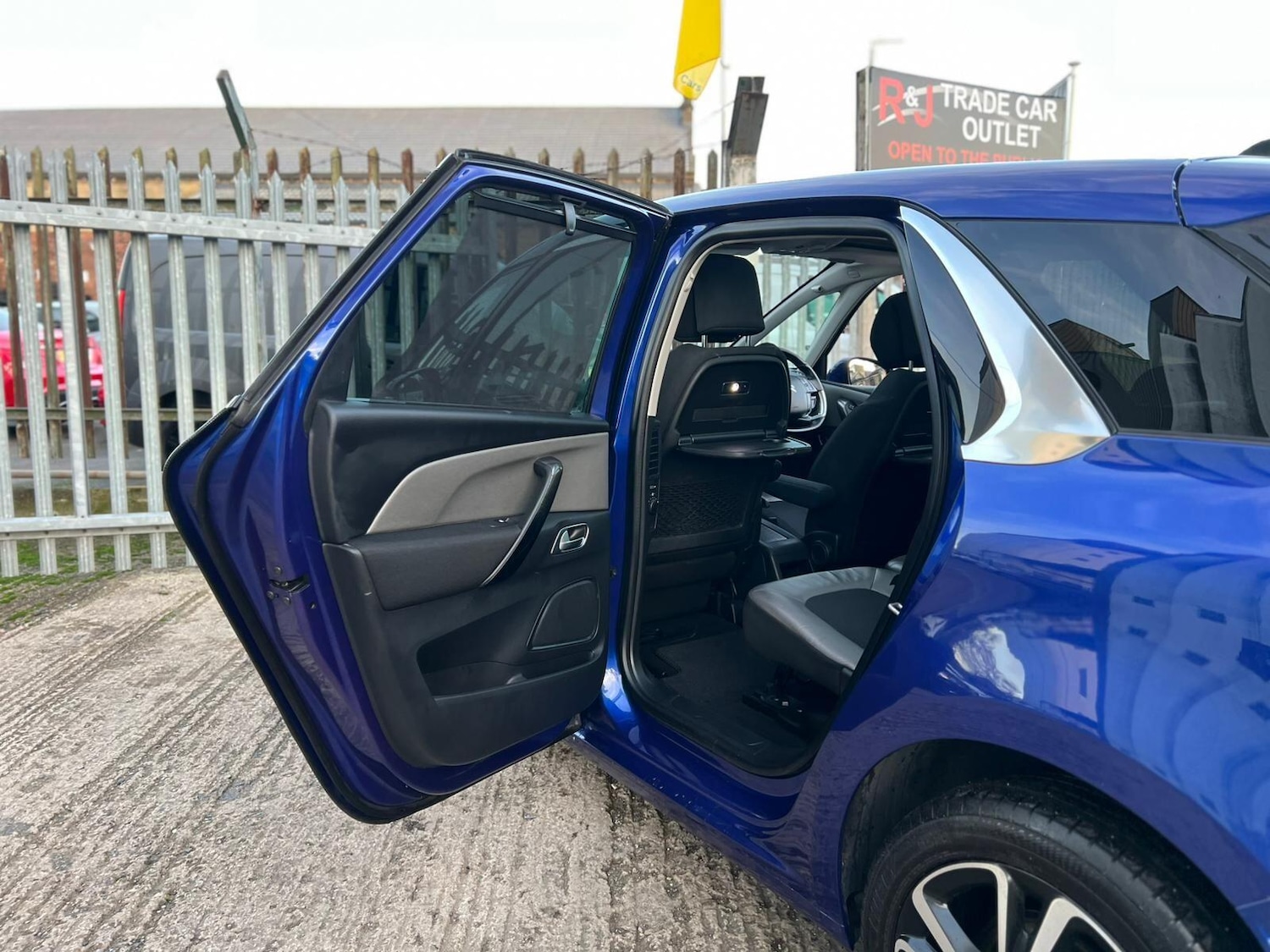 Used Citroen C4 Picasso 2018 for sale - 76976438: Photo 73